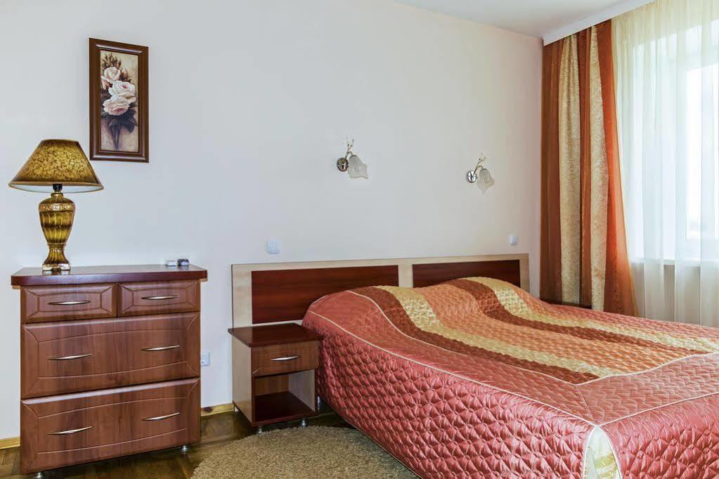Tourist Hotel Mogiljov Exteriör bild
